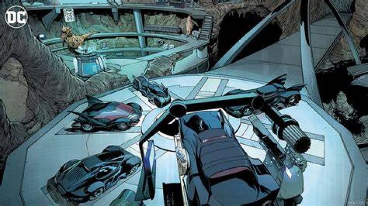 Superhero Hideouts: 20 Best Superhero Lairs Of All Time 17 #4 The Batcave - Superhero Hideouts