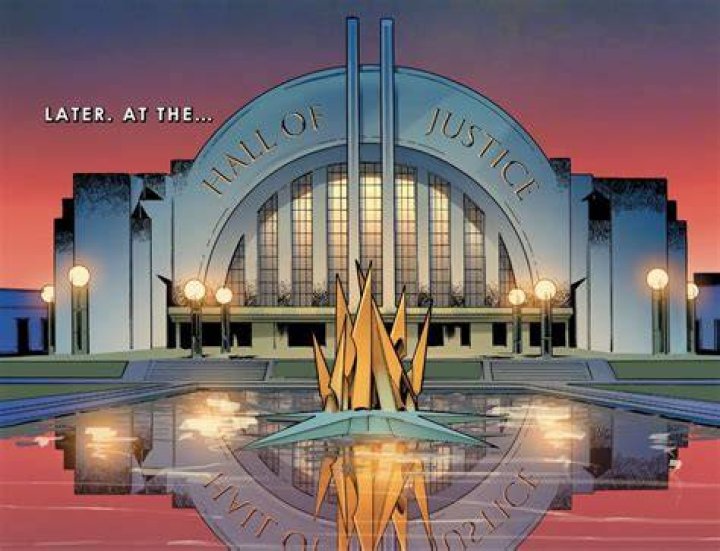 Superhero Hideouts: 20 Best Superhero Lairs Of All Time 15 #6 The Hall of Justice - Superhero Hideouts