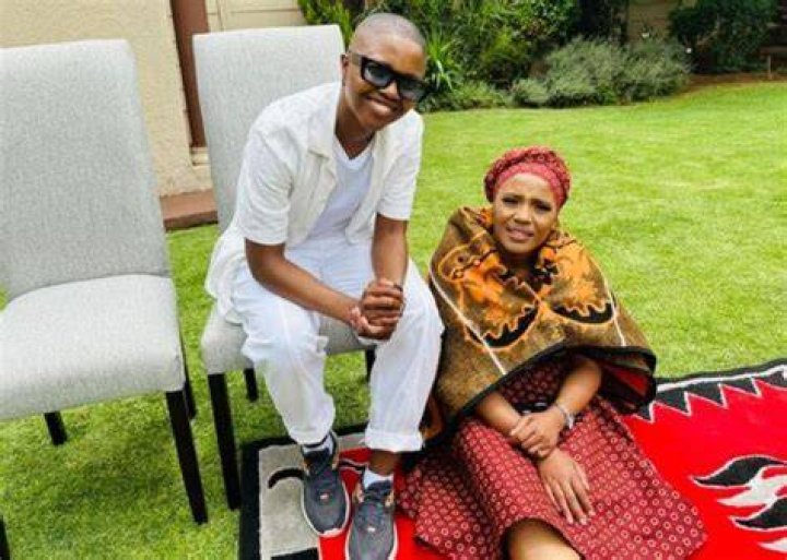  Bambanani Mbane marries longtime partner Tsholofelo Makgalemele-Mbane. Photo: @maetsebane.