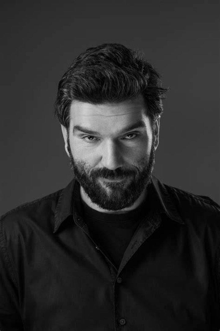 Bojan Navojec Fan Casting