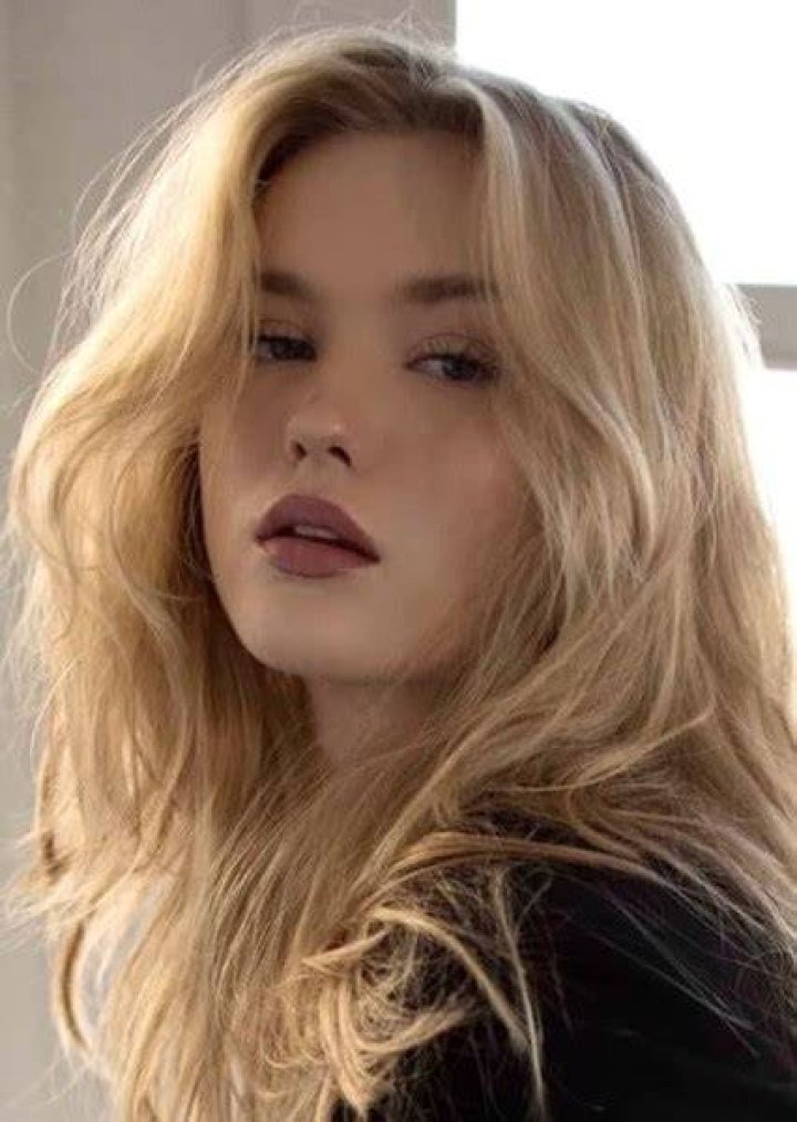 Chloe Rose Robertson Fan Casting