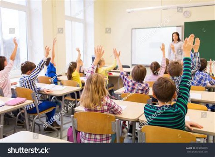 classroom full of kids in sierra leone