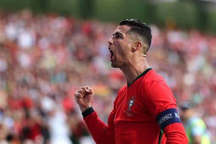 Cristiano Ronaldo's transfer: Is CR7 leaving Manchester United and which clubs are likely to acquire him?