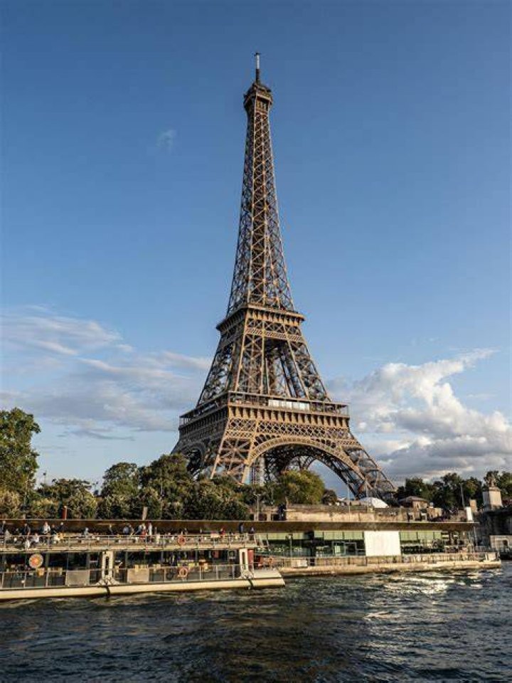 eiffel tower