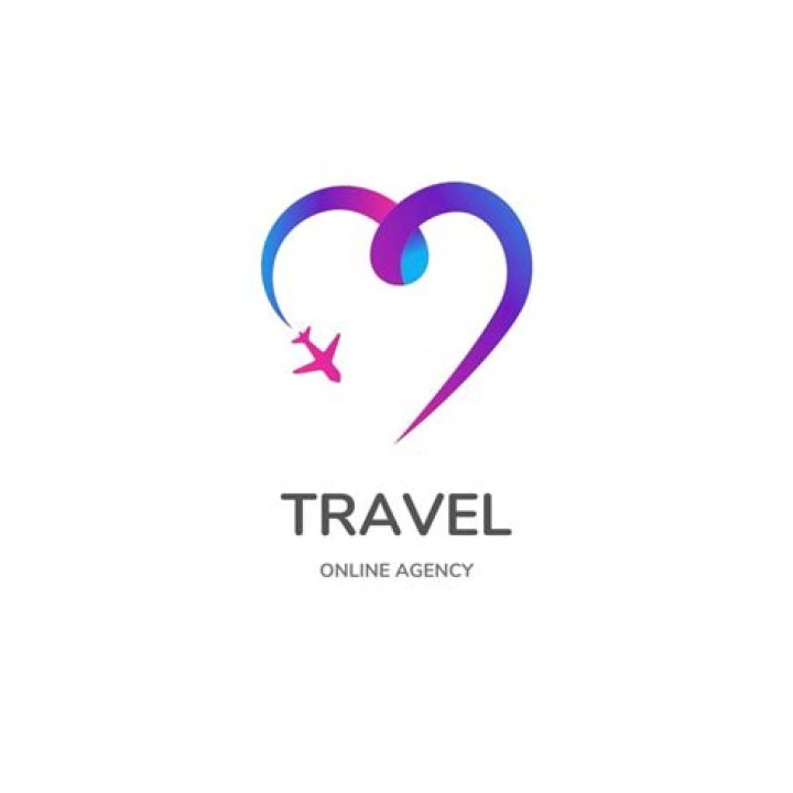 Green Heart Travel Logo