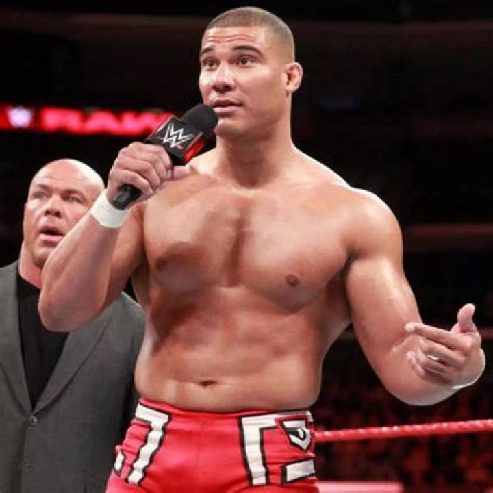 Jason Jordan talking with Big E backstage Cropped
