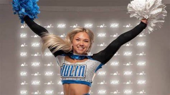 julia hart cheerleading