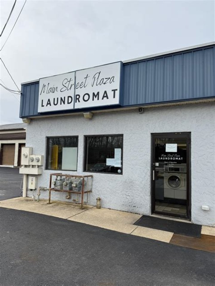 Laundromat on E Main Street Whitehall, OH Clean Laundry
