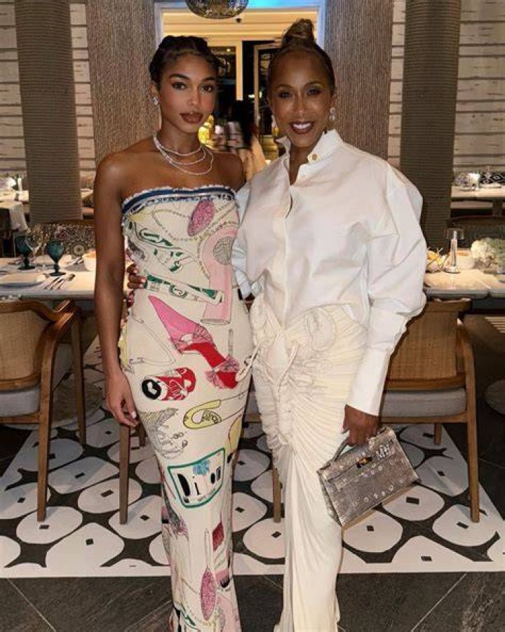 Lori and Marjorie Harvey | image: Pinterest
