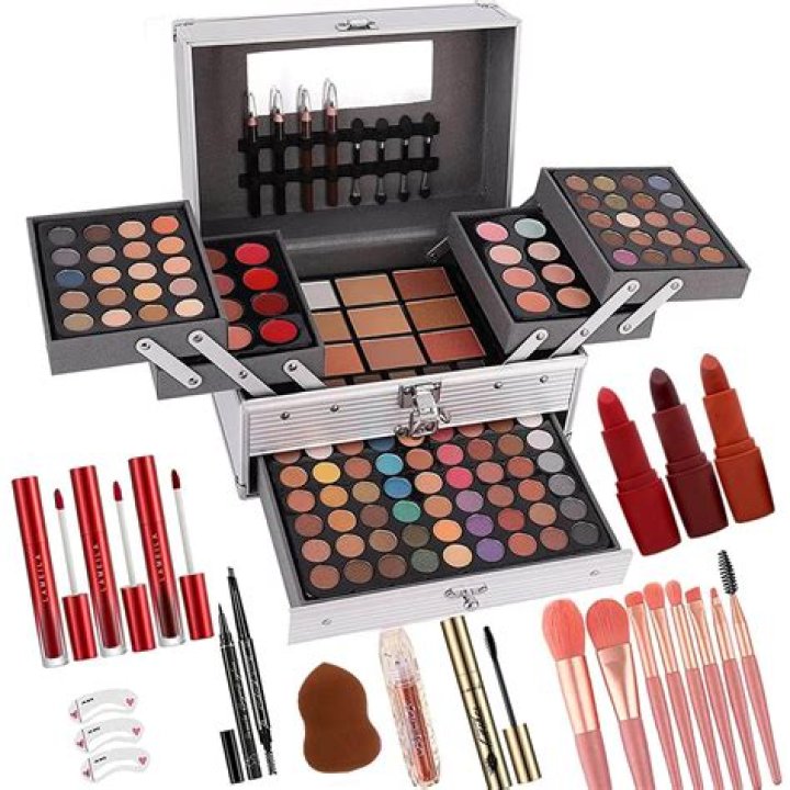 Makeup kit Get a 22piece collection from Ulta for less than 20