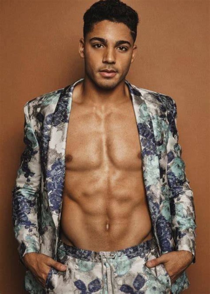 Michael Evans Behling Biography Facts, Childhood, Family Life