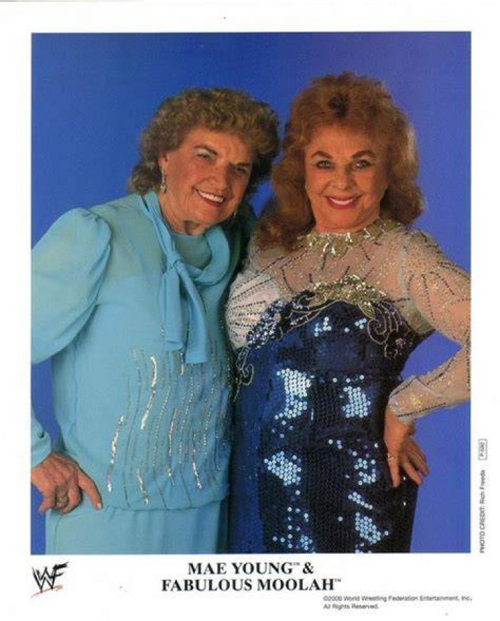 Moolah v Mae Young SmackDown 1999 Cropped