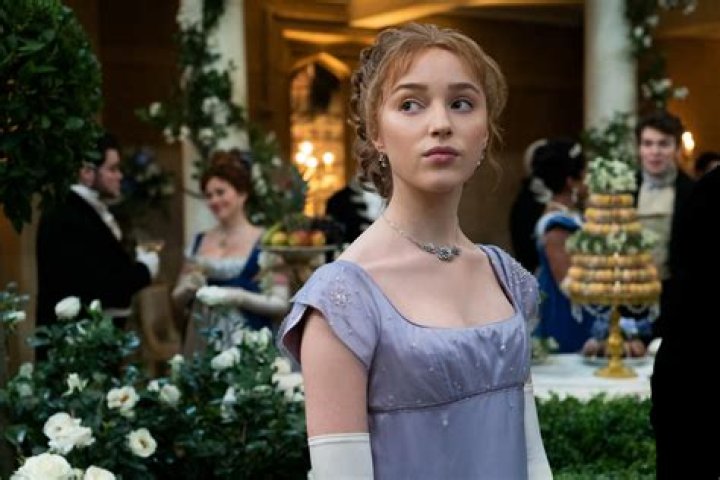 Phoebe Dynevor as Evey in Red Rising