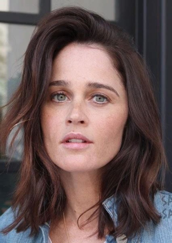 Robin Tunney Fan Casting