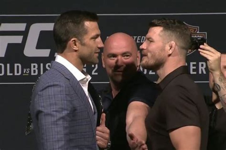 Rockhold Bisping staredown