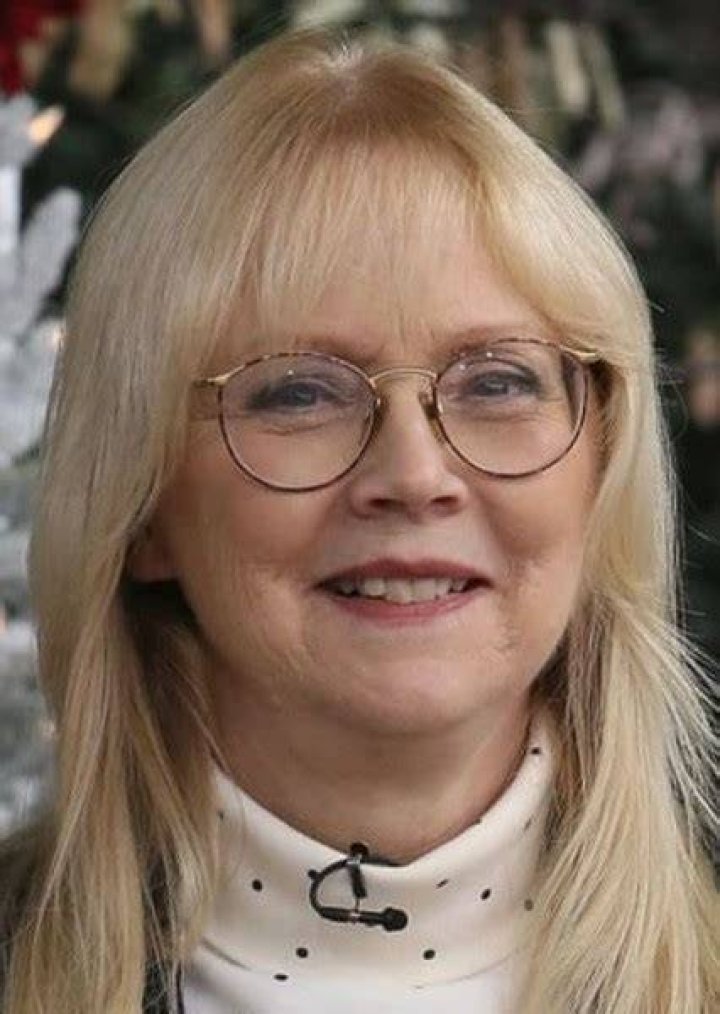 Shelley Long Fan Casting