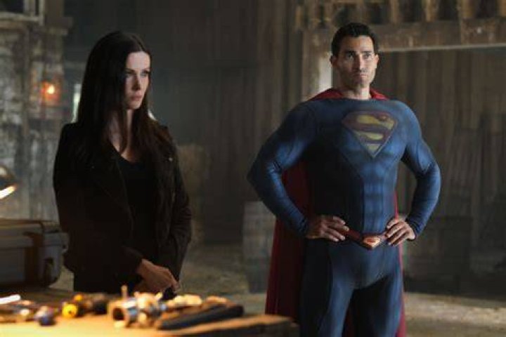 Superman and lois Sets Up The Perfect Fix For Its Tal-Rho Problem bizarro
