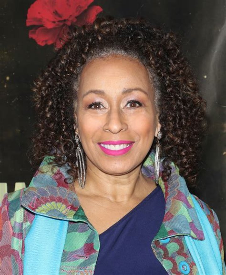 Tamara Tunie height