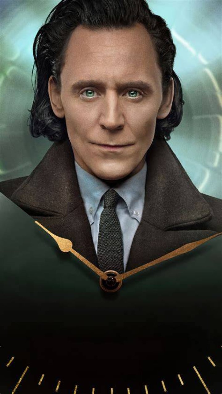 Tom Hiddleston in Loki with MCU Timeline