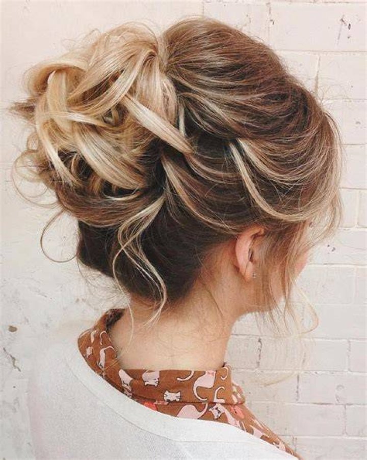 Updos for Thin Hair for 2017 2019 Haircuts, Hairstyles and Hair Colors