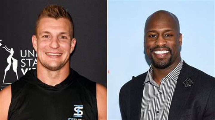 Vernon Davis with Rob Gronkowski