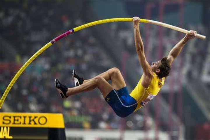 Who holds the pole vault world record for women? Find out here!
