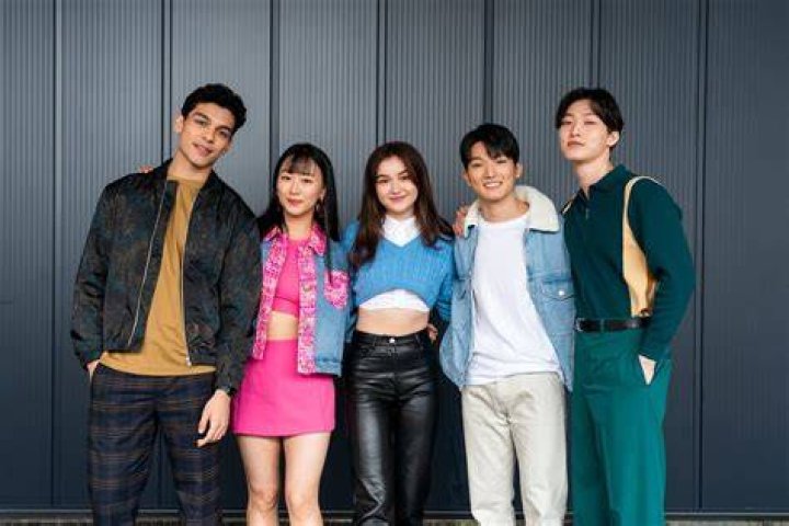 XO Kitty first look cast photo Anna Cathcart
