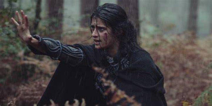 Yennefer defending herself in The Witcher
